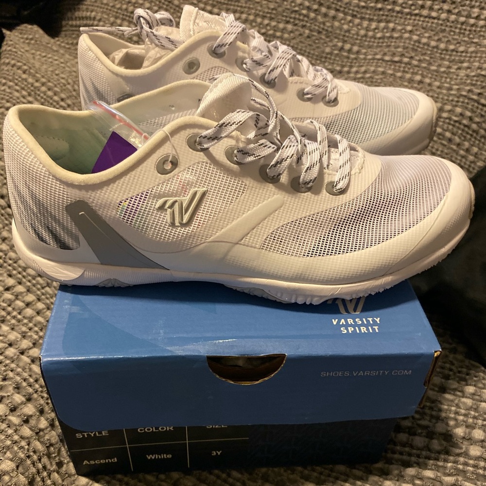 Varsity ascend cheer shoes